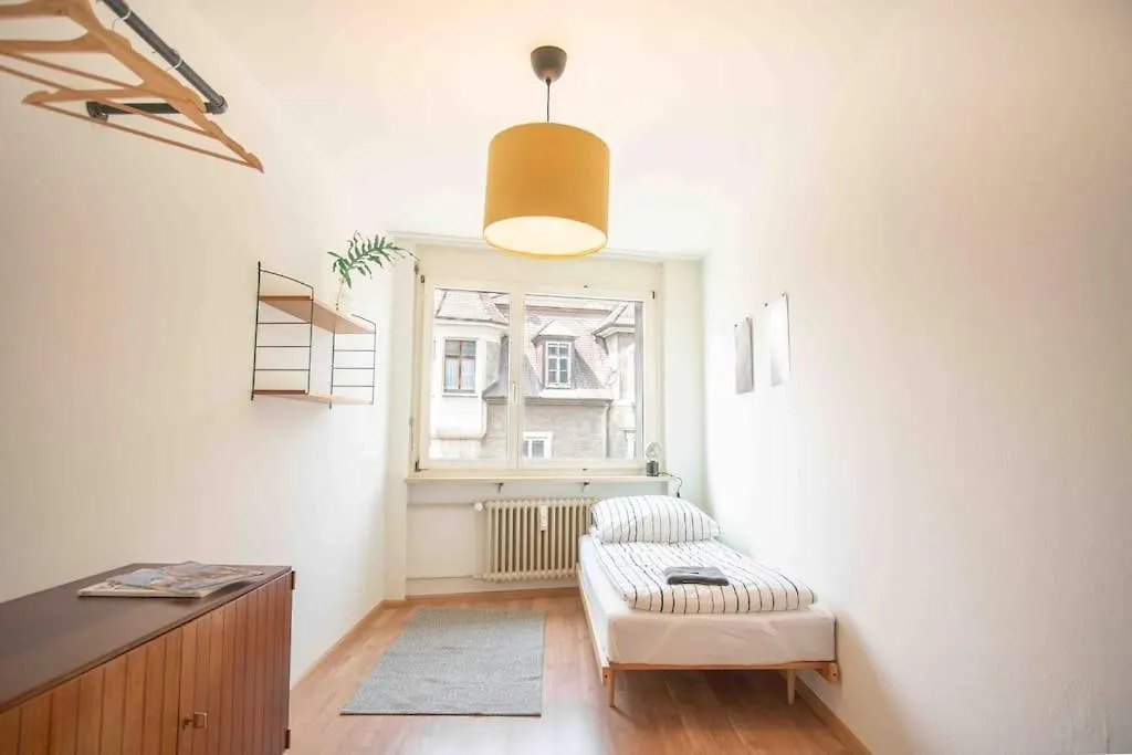 Modern 3-Bedroom Apartment In City Centre Basilea